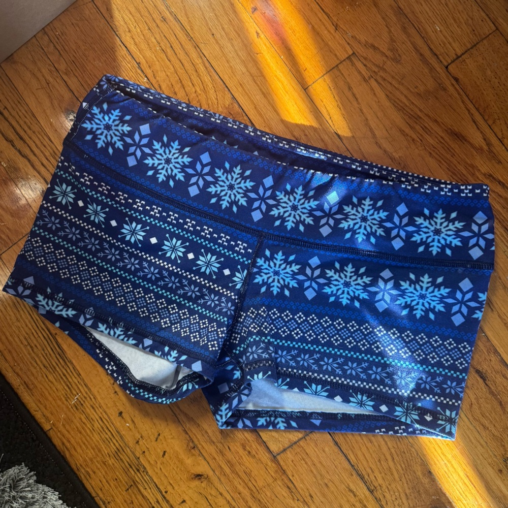 EUC Fleo Winter Holiday Fair Isle Snowflake Christmas Crossfit Shorts: Large